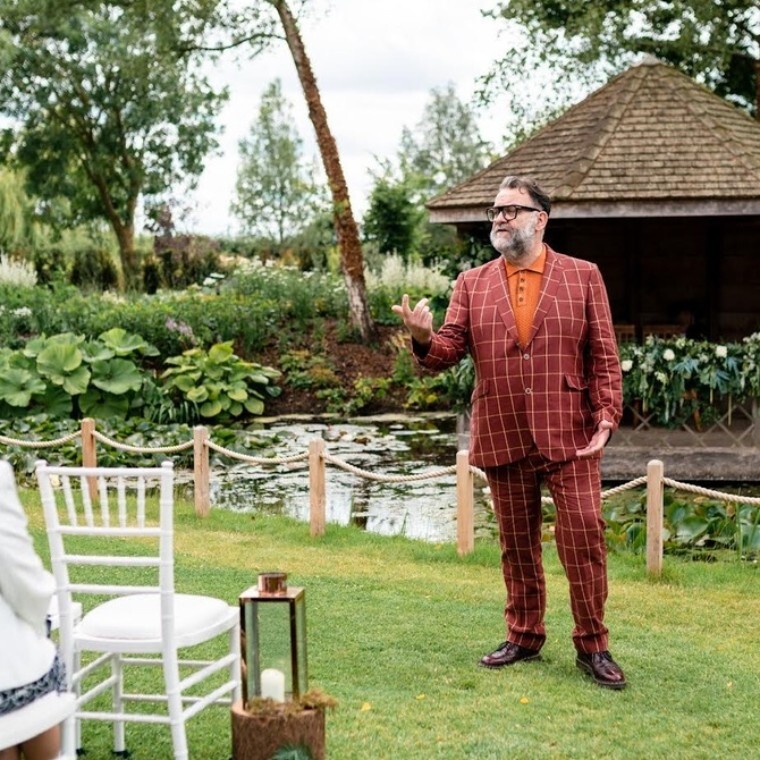 Wedding DJ ian Stewart