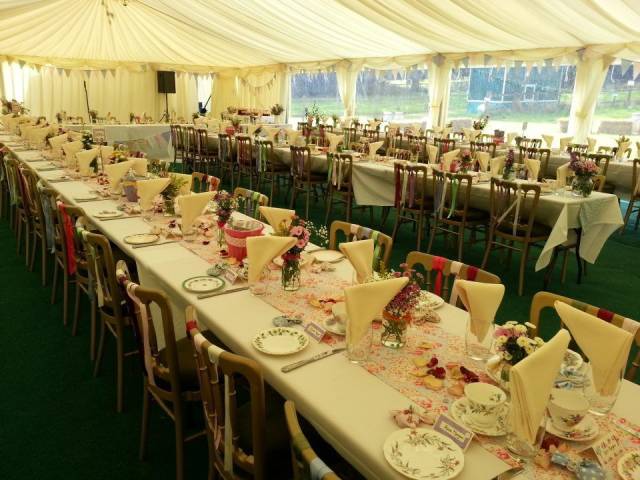 Vintage china for weddings in Oxfordshire from Lamb Catering 