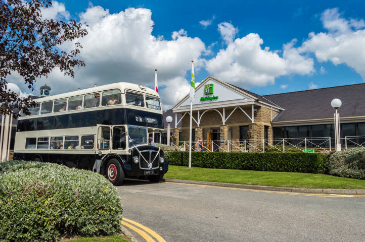 Wedding Bus at Holiday Inn Leeds Brighouse