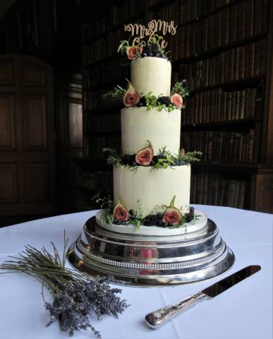 Lisa Adams Cakes Cakes and Sweet Treats in Buckinghamshire