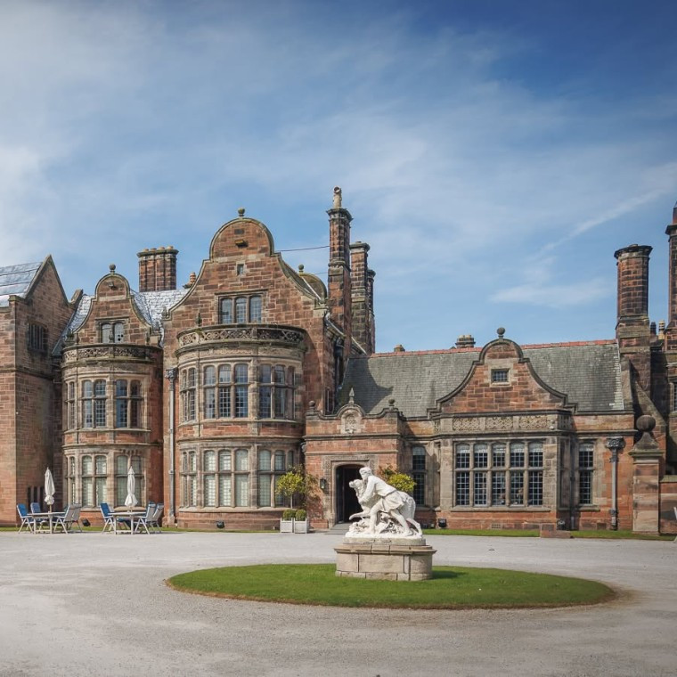 Exterior of Thornton Manor