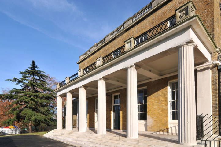 Clissold House, Front Exterior