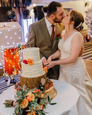 Sarah's Simple Cakes Hertfordshire Ltd Cakes and Sweet Treats in Hertfordshire