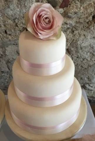 Karen Liddle Cakes Cakes and Sweet Treats in Oxfordshire