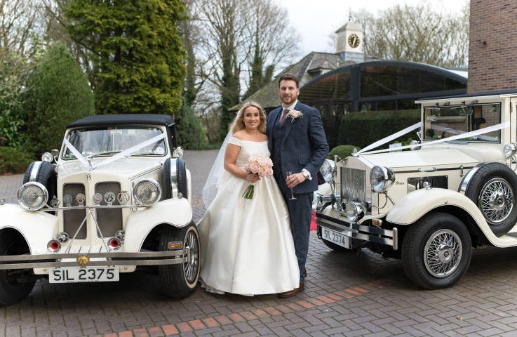 Delamere Manor Wedding Cars Driveway