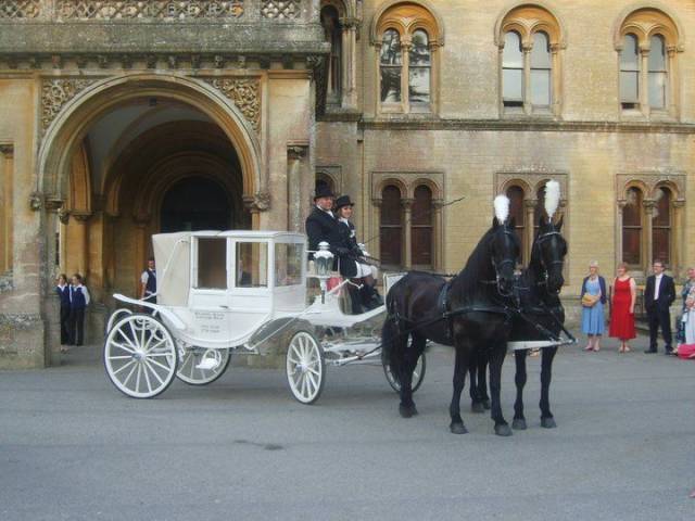 Bramble Farm Carriage Hire, Cars and Horse Drawn Carriages in Wiltshire