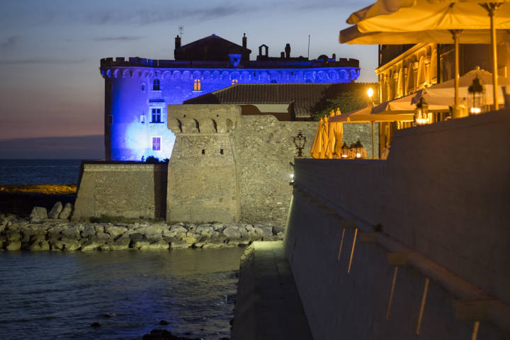 La Posta Vecchia Venues in Overseas