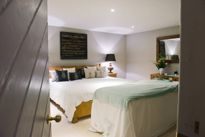 receiving a facial relaxes the whole body