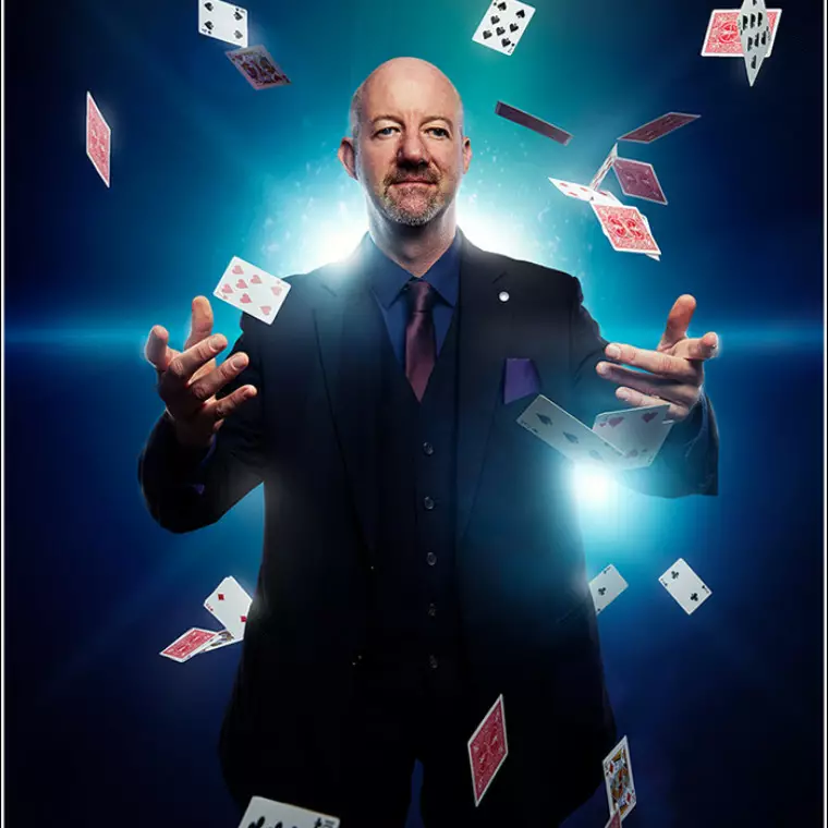 Wedding magican and Emcee, Ian Souch. Member of The Magic Circle.