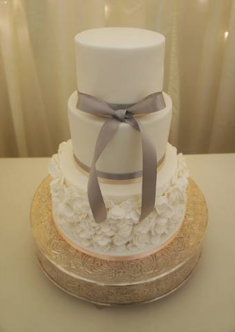 Hayley's Cake Studio, Oxfordshire Wedding Cakes