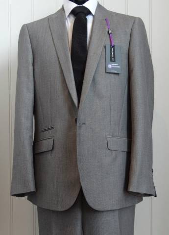 Top Mark Suit Hire , Mens Wear in Yorkshire West