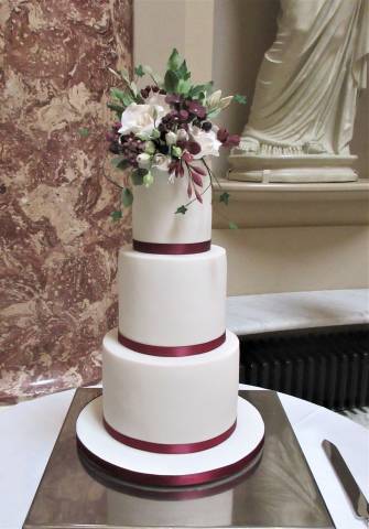 Lisa Adams Cakes Cakes and Sweet Treats in Buckinghamshire
