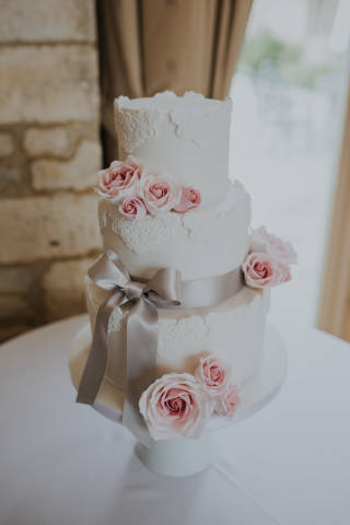 Hayley's Cake Studio, Oxfordshire Wedding Cakes