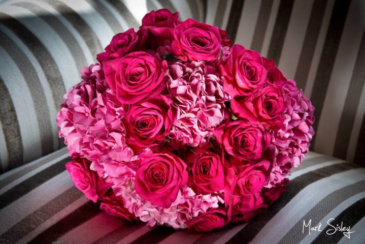 Bride’s bouquet in hot pinks
