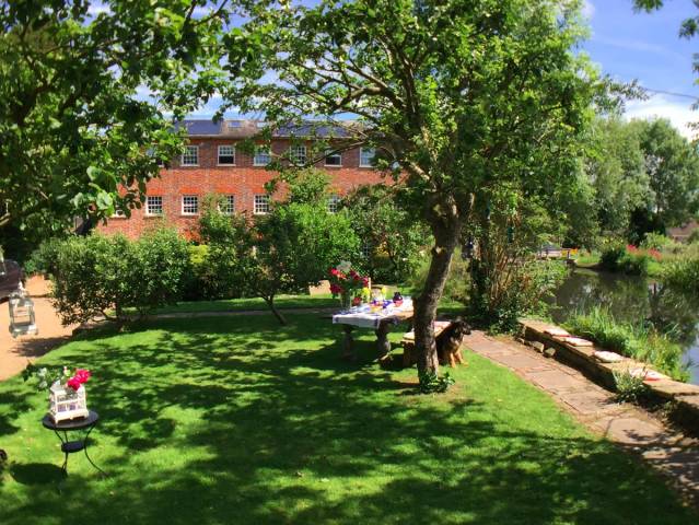 Dandridge's Mill Guest Accommodation in Oxfordshire