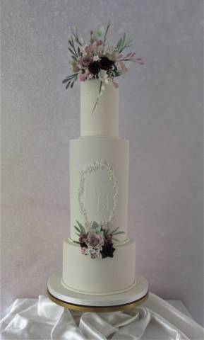 Lisa Adams Cakes Cakes and Sweet Treats in Buckinghamshire
