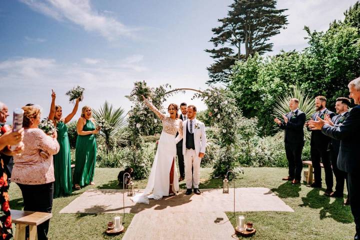 Step in, Step out Ceremony with a sea view
