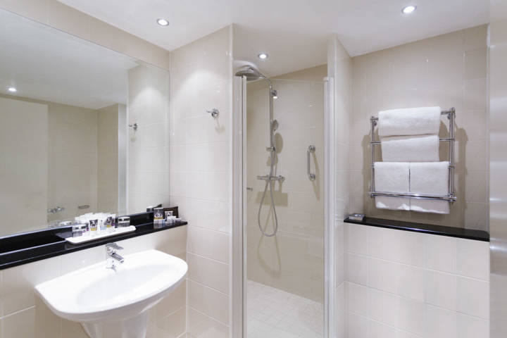 Mercure Sheffield St Paul's Hotel and Spa,Guest Accommodation in Yorkshire - South