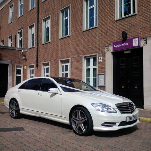 Colnside Executive Cars Ltd Transport in Berkshire