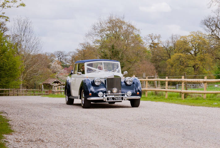 Something Borrowed Wedding Cars, Cars and Horse Drawn Carriages in Oxfordshire