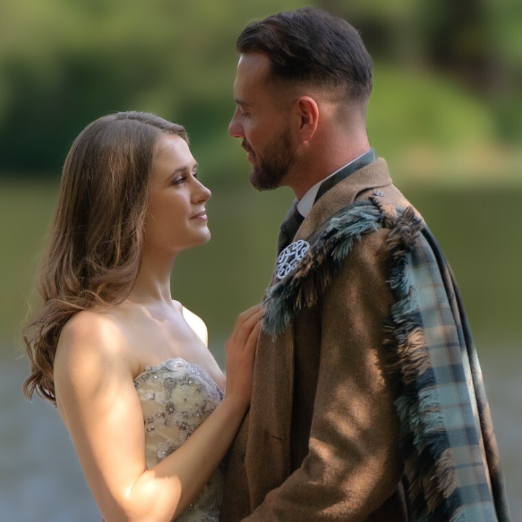 bride and groom in glencoe - luxe wedding photography