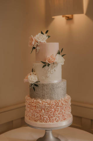 Wedding Cakes By Lisa Broughton Cakes and Sweet Treats in Surrey
