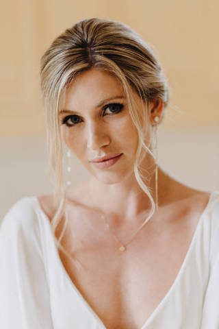 Leah Toomey Your Makeup Artist and Hair Stylist,Beauty, Hair & Make-up in Wiltshire