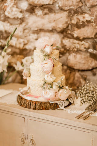 Eden Wedding Barn © Naomi Kenton