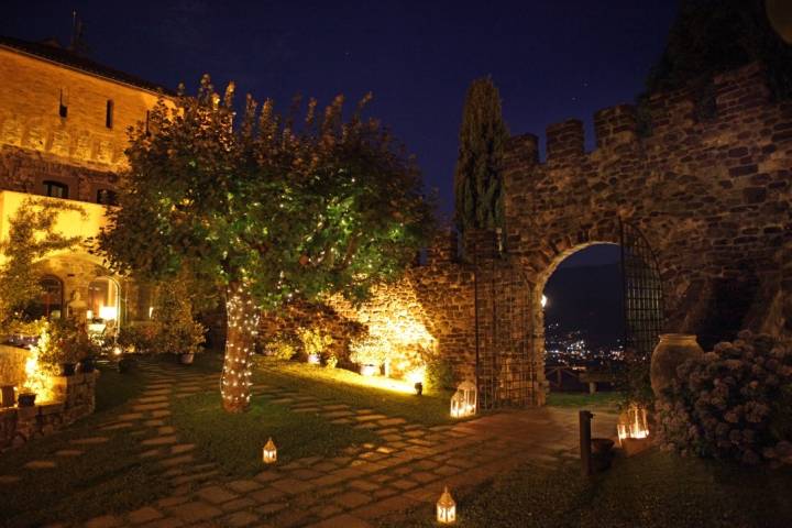 Castello di Rossino Venues in Overseas