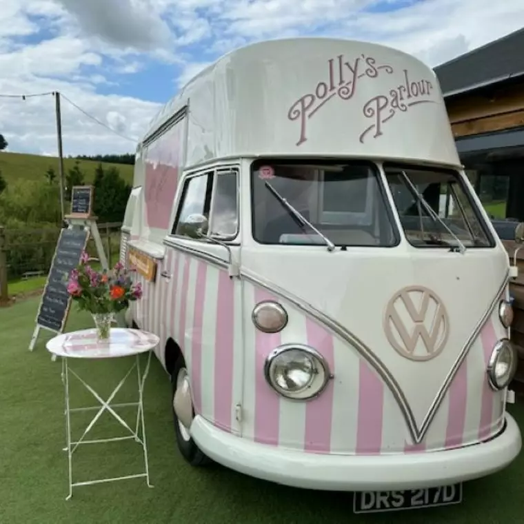 pollysparloursouth Matilda at a wedding