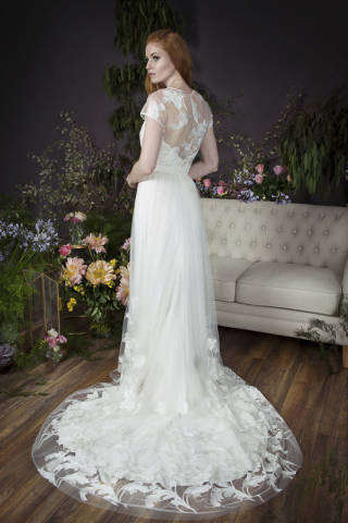 Mirror Mirror ,Bridal Wear in London - North