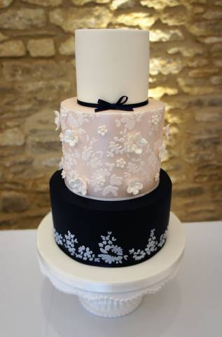 Hayley's Cake Studio, Oxfordshire Wedding Cakes
