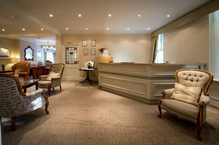Moorhill House Hotel, Guest Accommodation in Hampshire