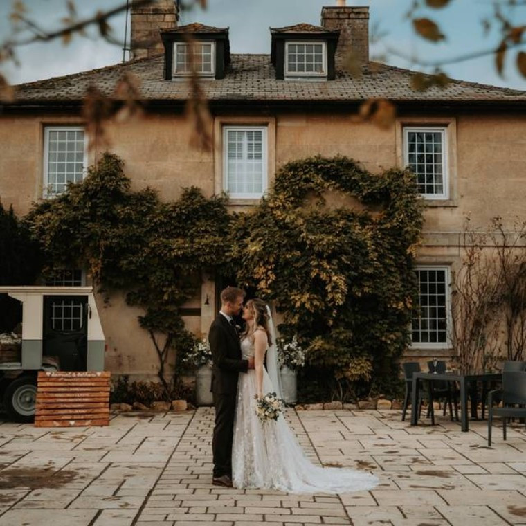Couple outside Widbrook Grange, Wedding Venue in Bradford on Avon