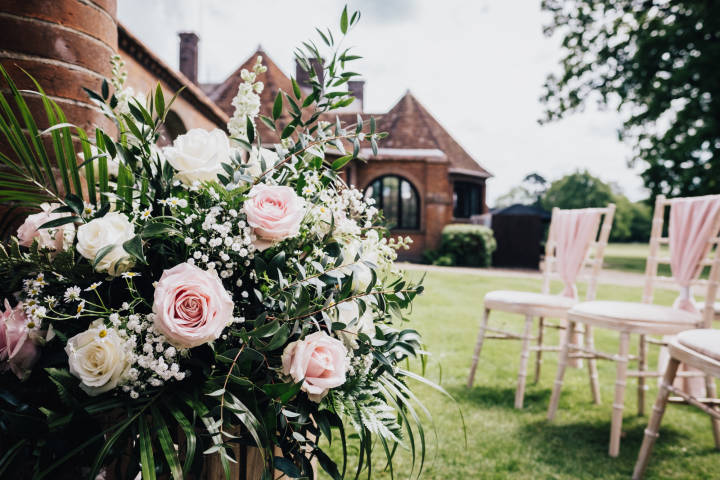 Milton Hill House - outdoor ceremony licensed wedding venue in Oxfordshire