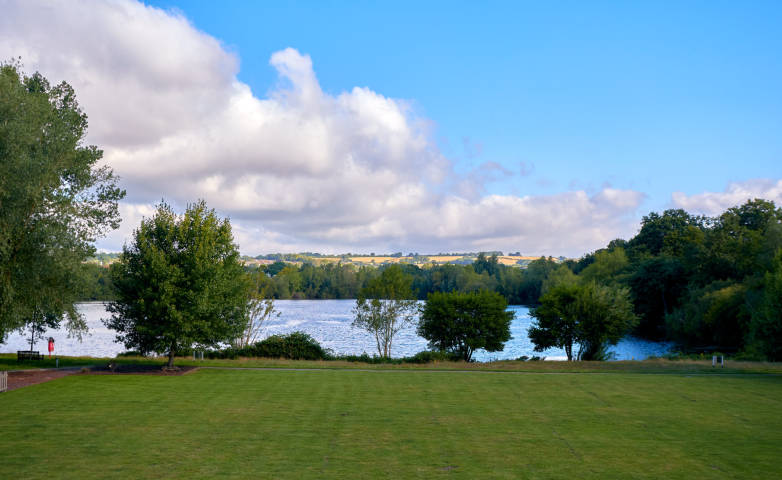 Crowne Plaza Marlow, Lawns and Lake View, Wedding Venue