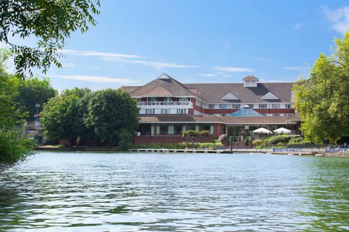 Riverside Hotel