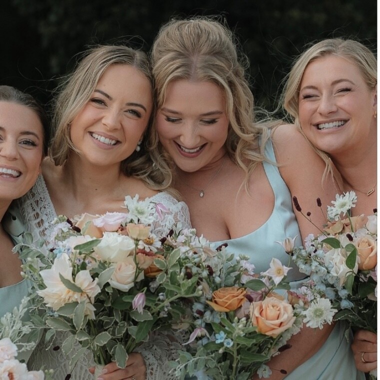 Beautiful Mimi and her maids