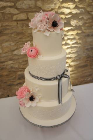 Hayley's Cake Studio, Oxfordshire Wedding Cakes