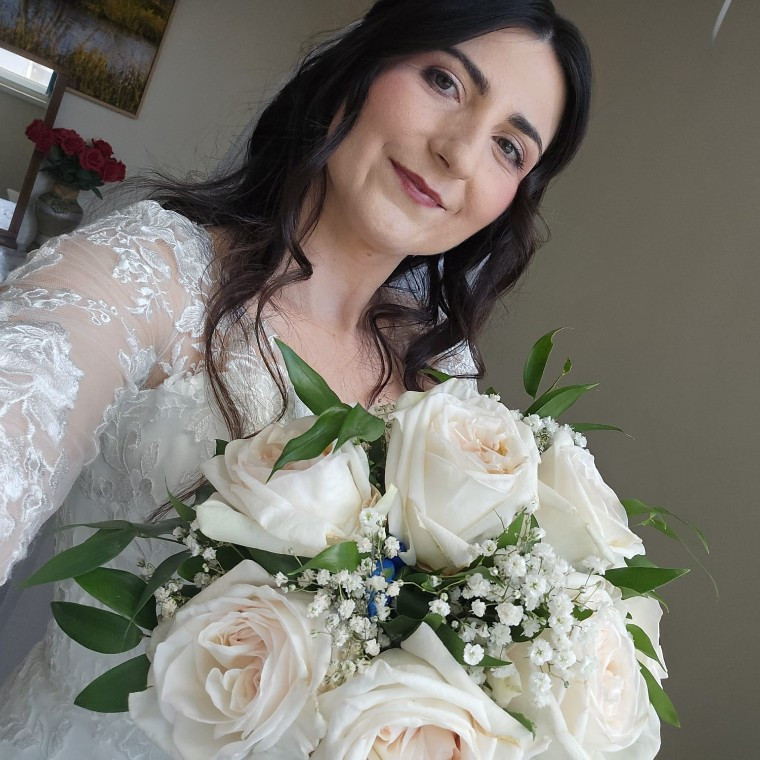 Classic soft romantic bridal make up dark hair and fair skin type 