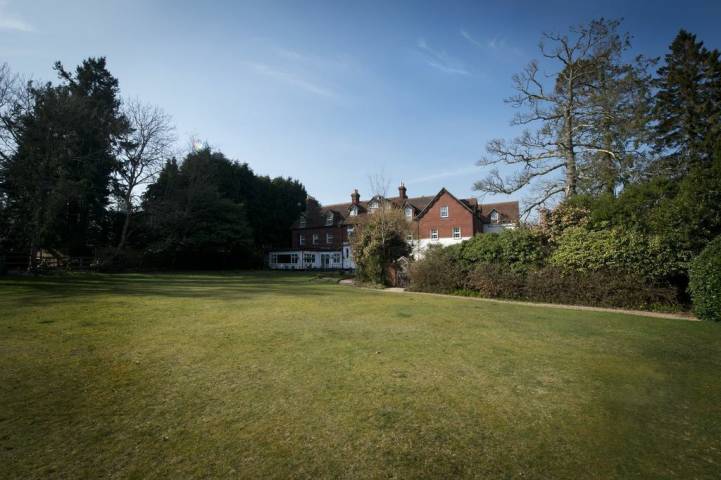 Moorhill House Hotel, Guest Accommodation in Hampshire