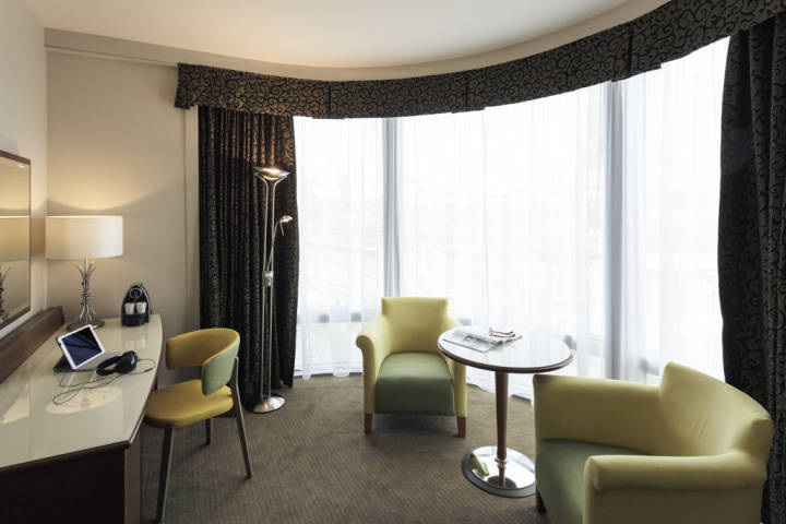 Mercure Sheffield St Paul's Hotel and Spa,Guest Accommodation in Yorkshire - South