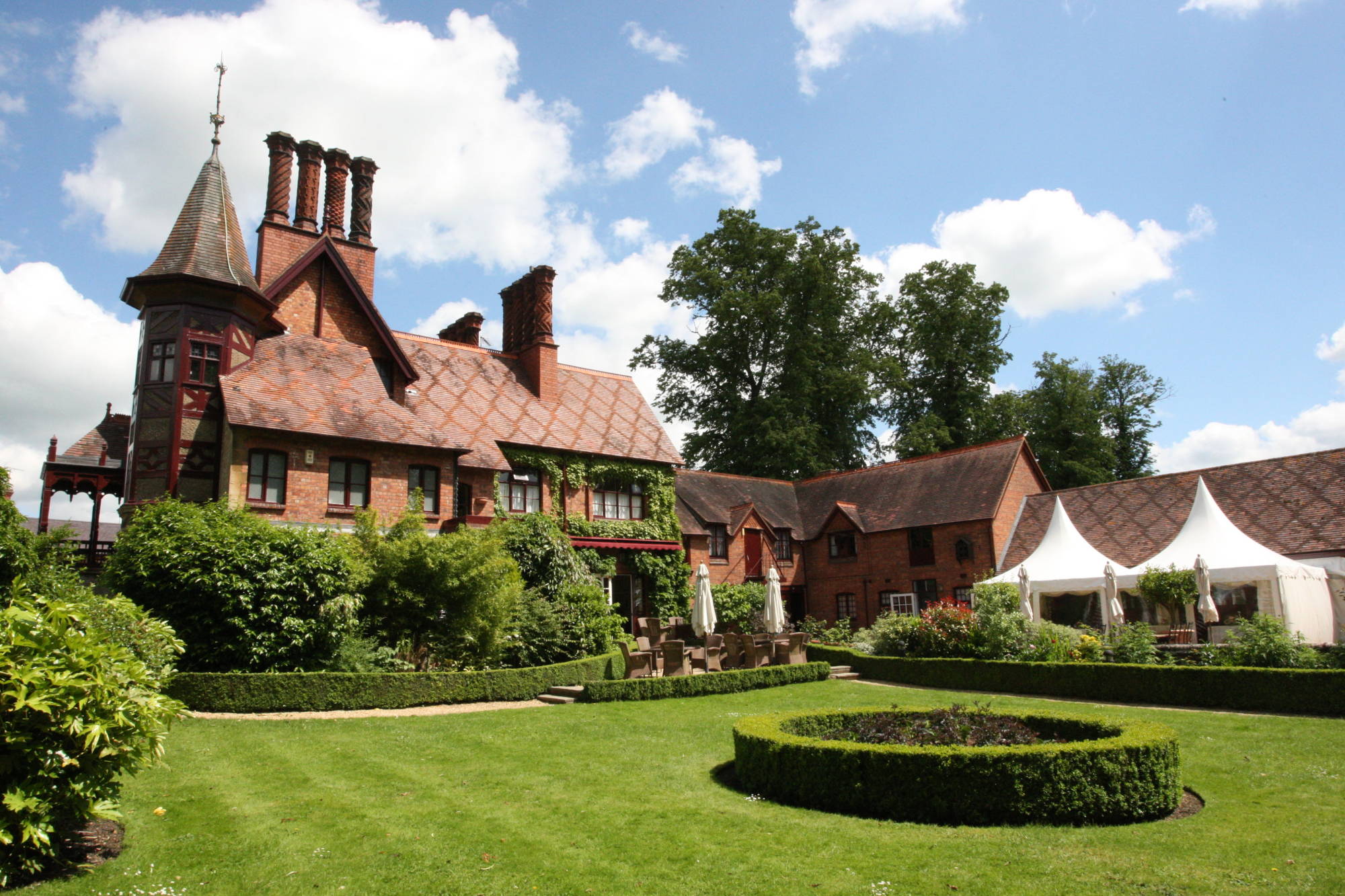 The Five Arrows, Venues-Receptions in Buckinghamshire