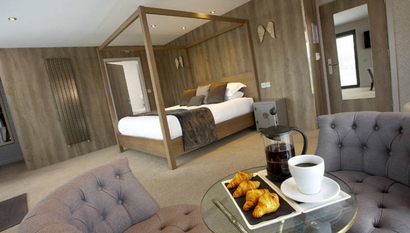 The KP Huxtable bridal suite includes hot tub