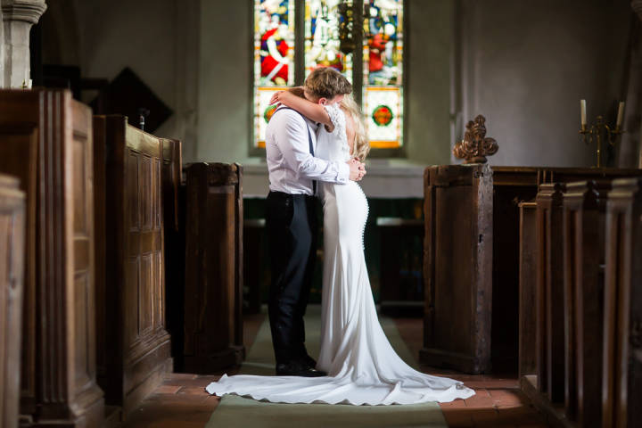 buckinghamshire_wedding_church_couple