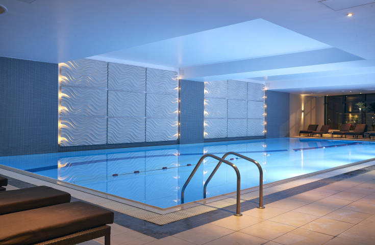 19m Heated Indoor Pool, Guest Accommodation in Berkshire