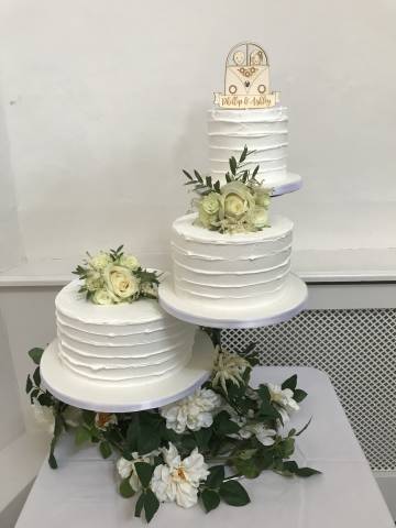 Cake reference 610 at The Kings Chapel Amersham