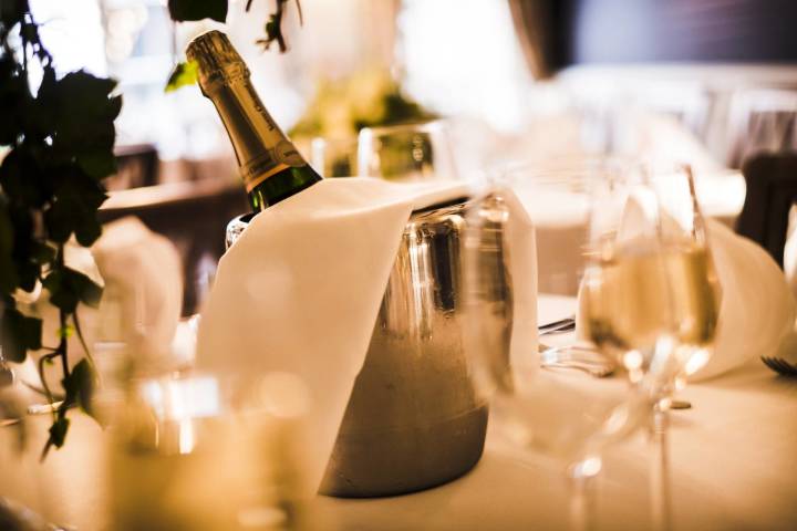 The White Swan Hotel - warwickshire wedding venues