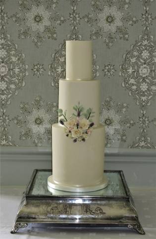 Lisa Adams Cakes Cakes and Sweet Treats in Buckinghamshire