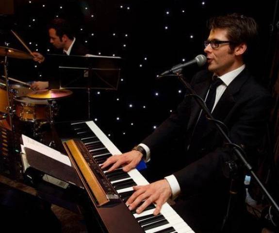 Entourage, Party Music in Yorkshire South